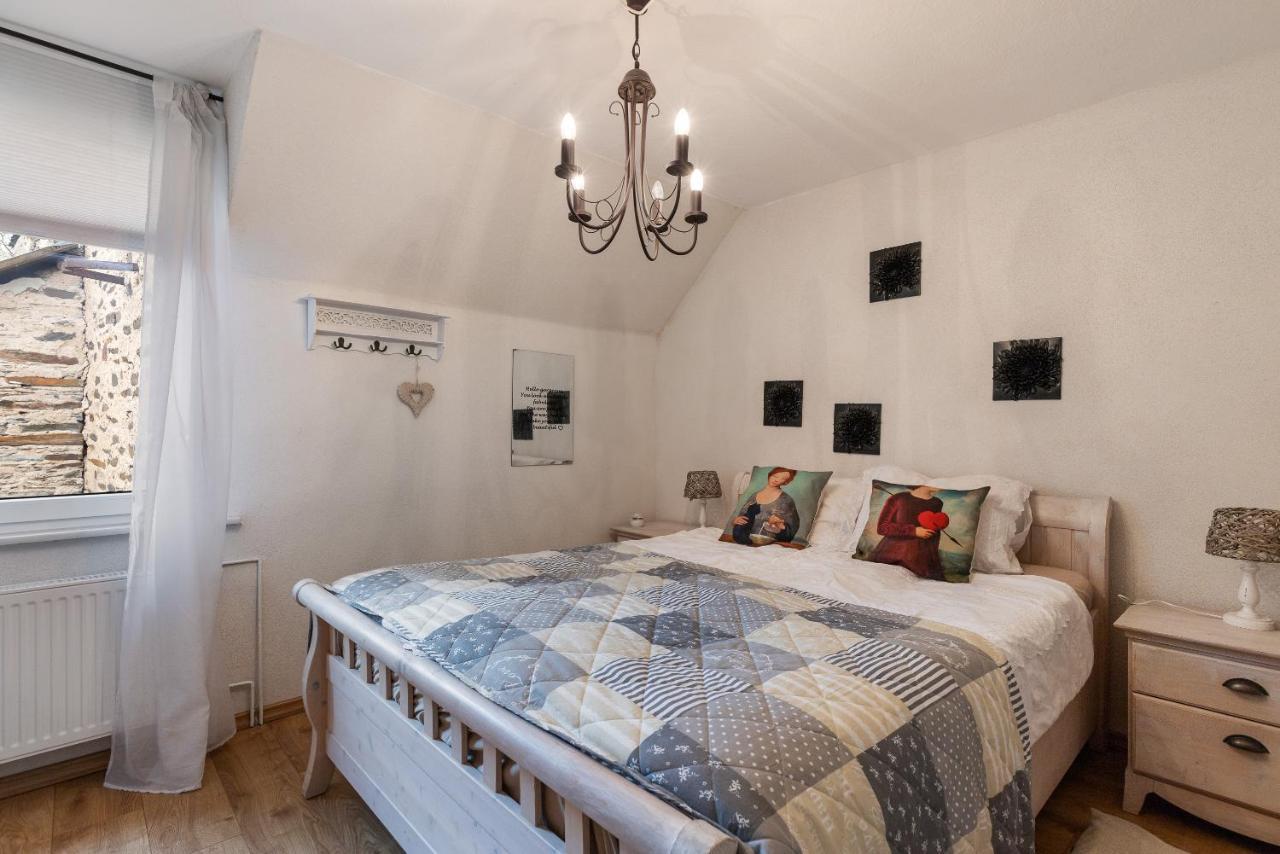 Haus Alte Rebe & Weisse Traube Apartman Cochem Kültér fotó